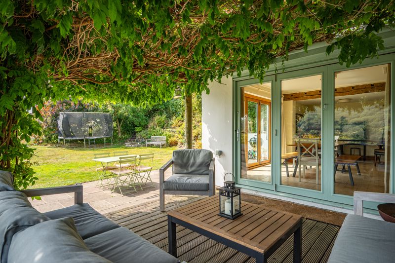 Decking Area- click for photo gallery